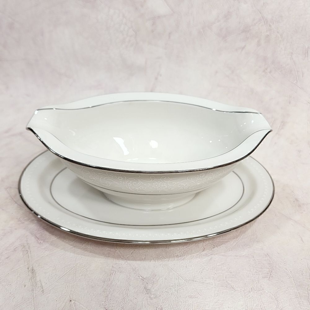 Noritake Buckingham Gravy Boat with Attached Underplate‎